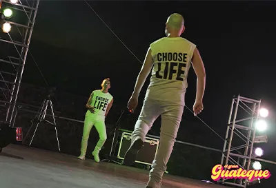 X.avi PetardPop y Edi FM actuando