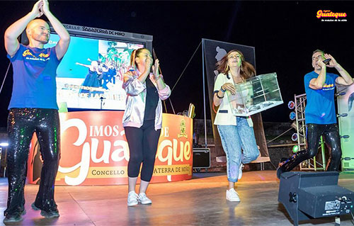 Xavi PetardPop y Edi FM con autoridades en Salvatierra de Mi�o