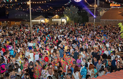 Escenario y p�blico en el festival IMOS de Guateque