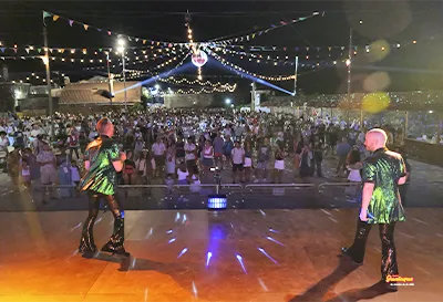 Xavi PetardPop y Edi FM actuando en Salvaterra de Mi�o durante El Gran Guateque