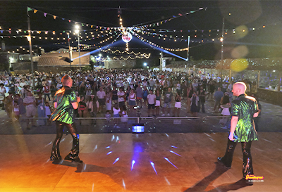 X.avi PetardPop y Edi FM actuando en Salvaterra de Mio, Pontevedra.