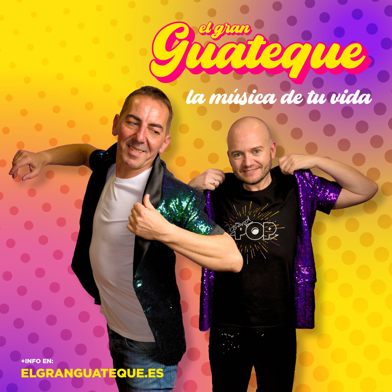 X.avi PetardPop y Edi FM vestidos con chaquetas de brillantina, una verde y otra morada, show El Gran Guateque Video Verbena